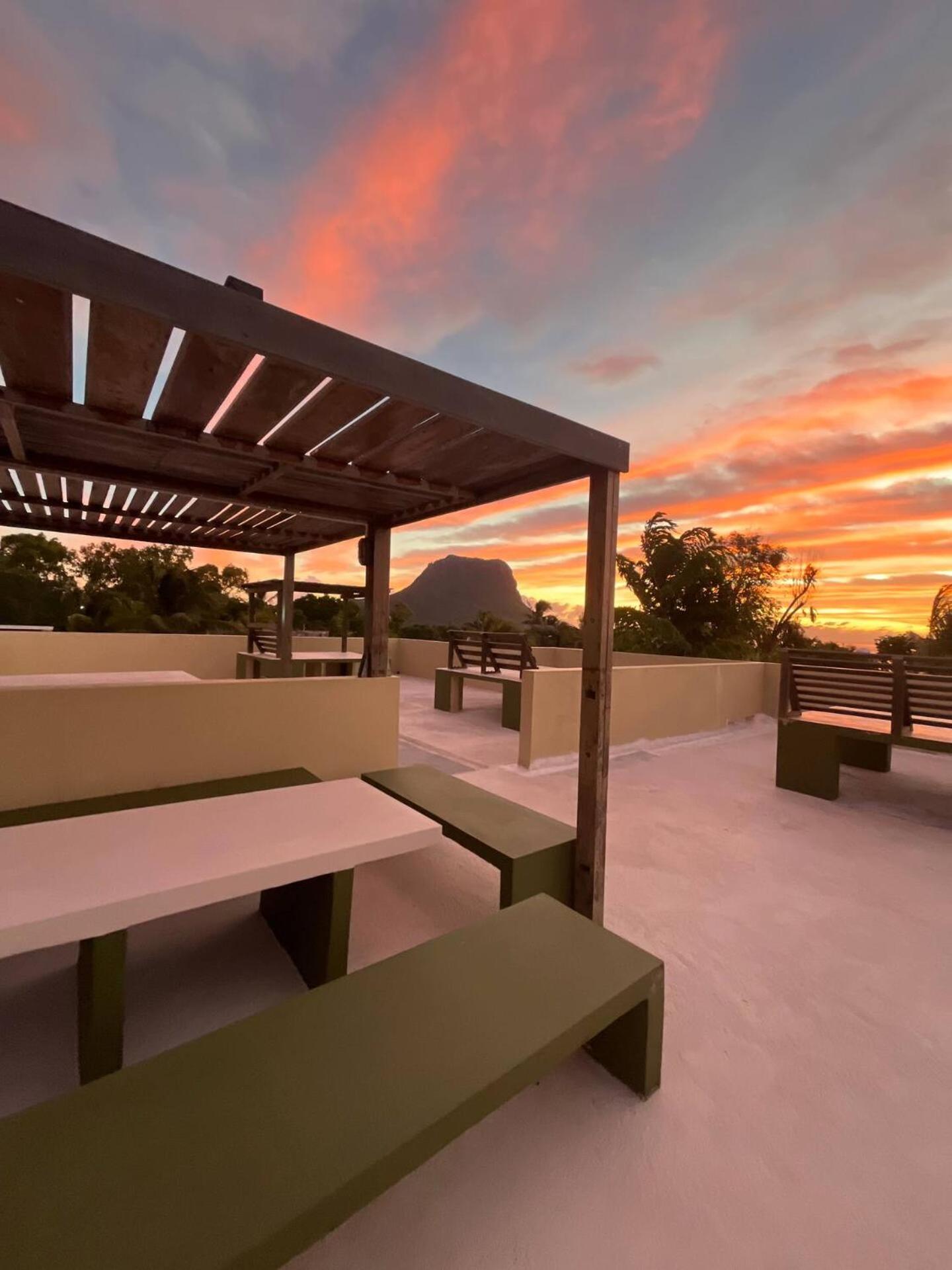 Loukaz -Entire Rental Units W Panoramic Rooftop Coteau Raffin Exteriér fotografie