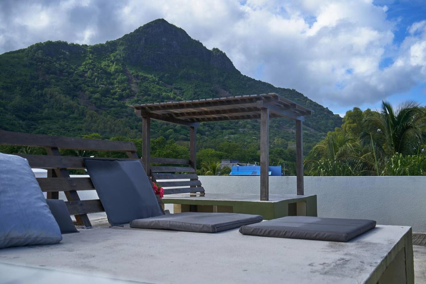Loukaz -Entire Rental Units W Panoramic Rooftop Coteau Raffin Exteriér fotografie