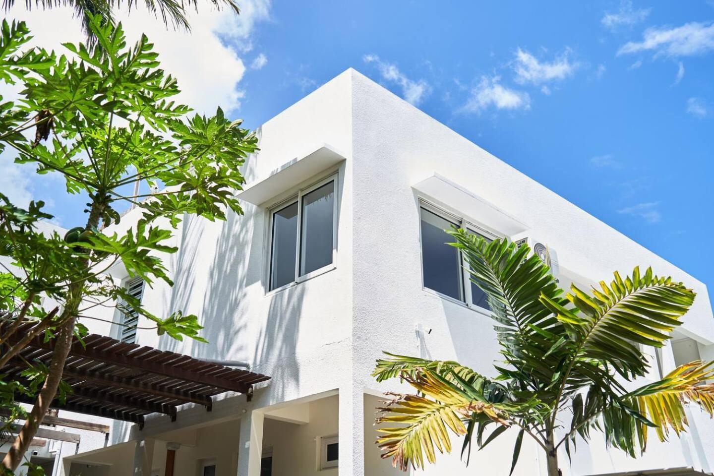 Loukaz -Entire Rental Units W Panoramic Rooftop Coteau Raffin Exteriér fotografie
